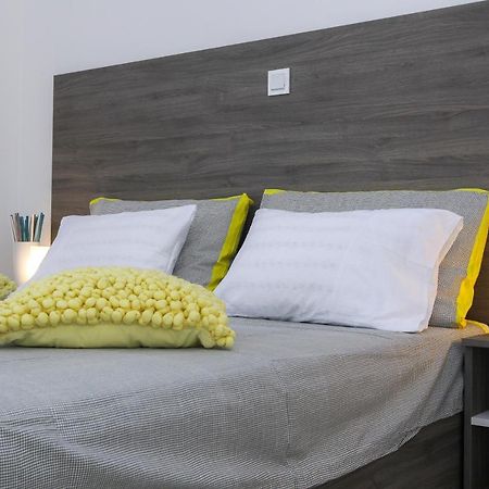 Privilege Pool Apartments Novaglia Esterno foto